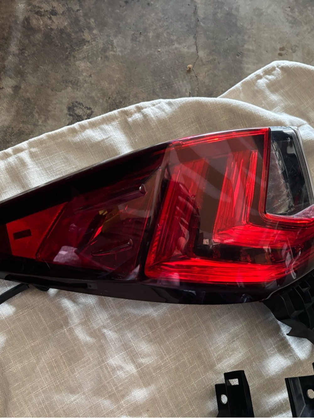 Lexus 2016-2022 RX outer tail lights - Picture 6 of 9
